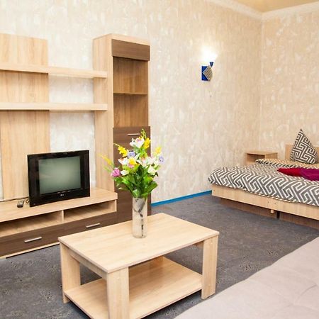 Semi-Luxury Apt On 82 Nezalezhnoi Ukrаiny Street Near Intourist Hotel Zaporizhia Ngoại thất bức ảnh